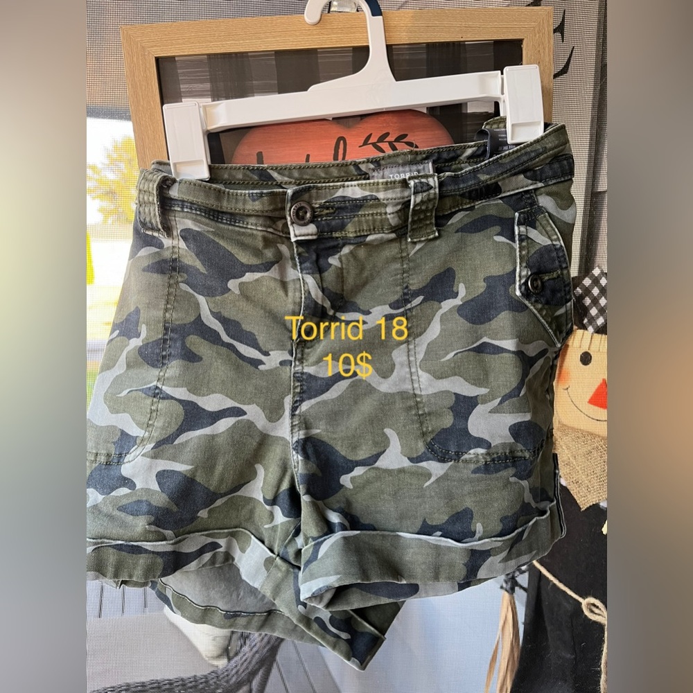 Torrid size 18 shorts